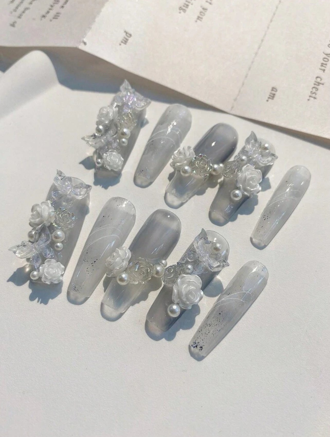 White Roses 🤍 - Press On Nails Set (10Pcs, Long coffin)