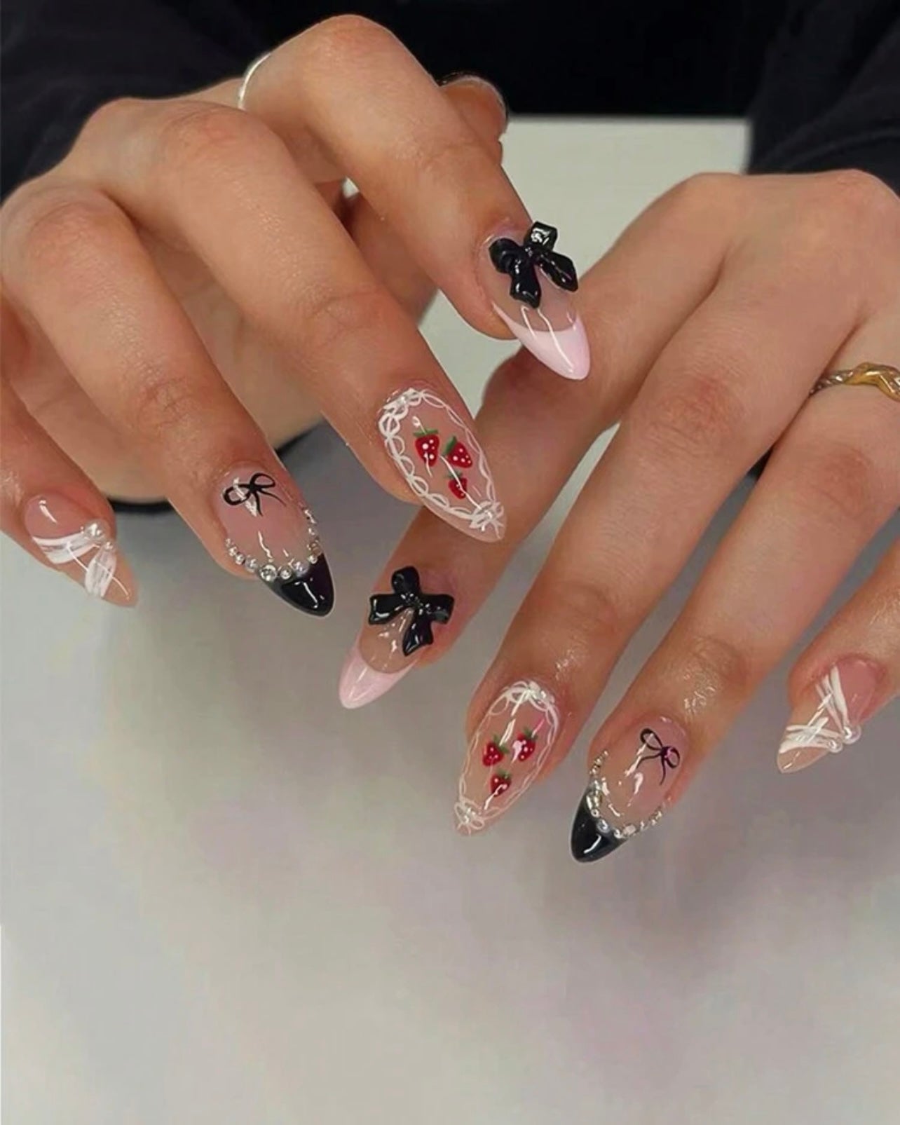 Strawberry Garden 🍓- Press On Nails (24Pcs set, Almond style)