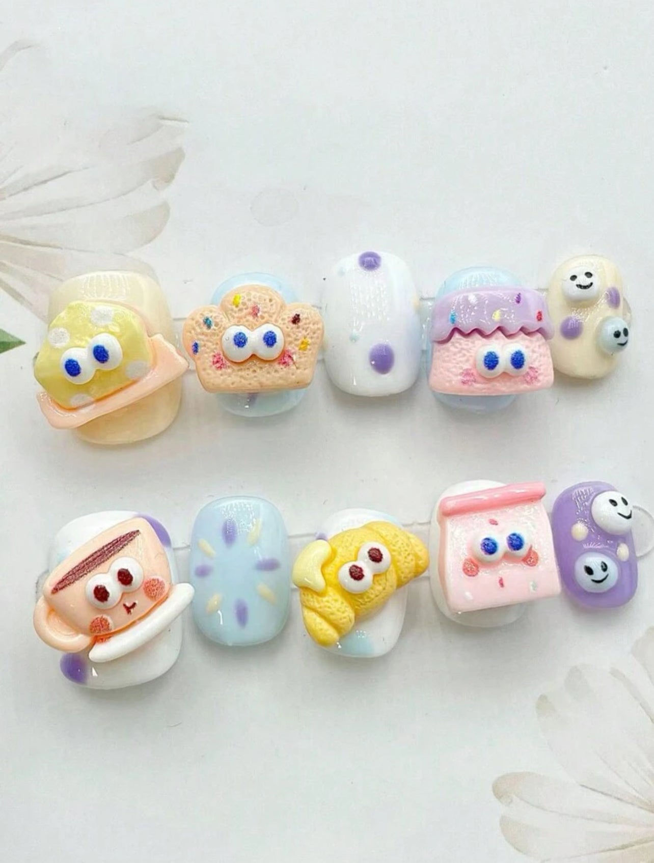 Tasty Dessert 🧁 - Press on nails (10Pcs, Short Square)