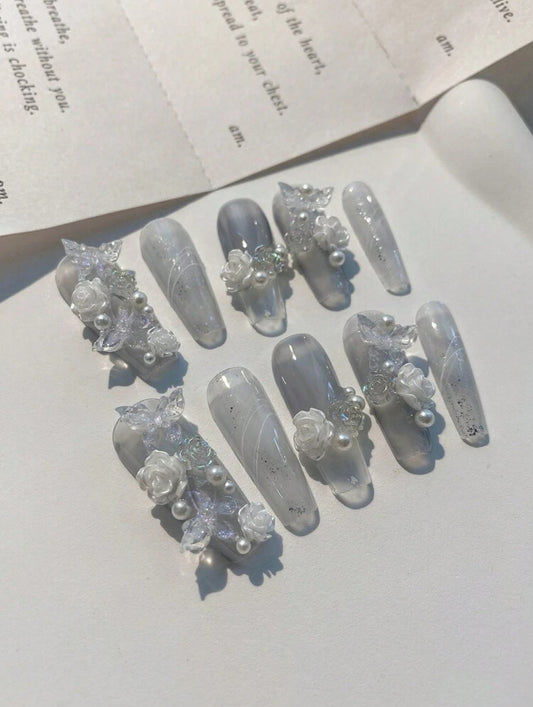 White Roses 🤍 - Press On Nails Set (10Pcs, Long coffin)