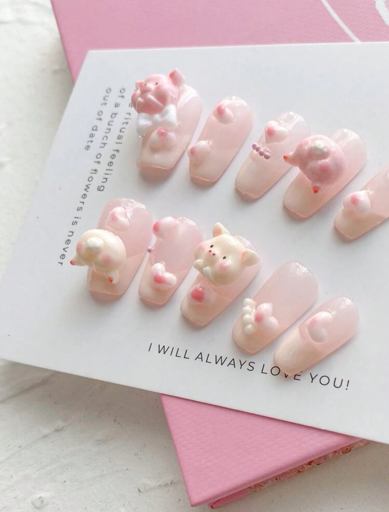 Cute piggies 🐷 - Press on nails (10Pcs, Short Square)